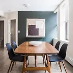 Beautiful 2 Bedroom Financial District Apartment