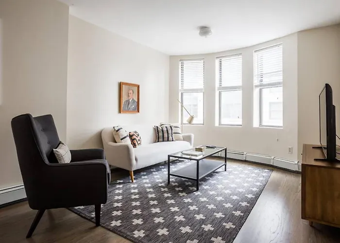 Beautiful 2 Bedroom Financial District Apartment